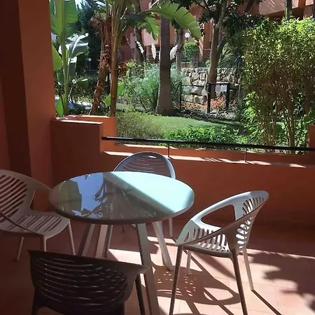 Ground Floor Modern 3 Bed Port *